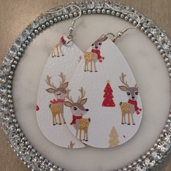 White Leather Teardrop Reindeer Tree Dangle Drop Earrings - Picture 3 of 6